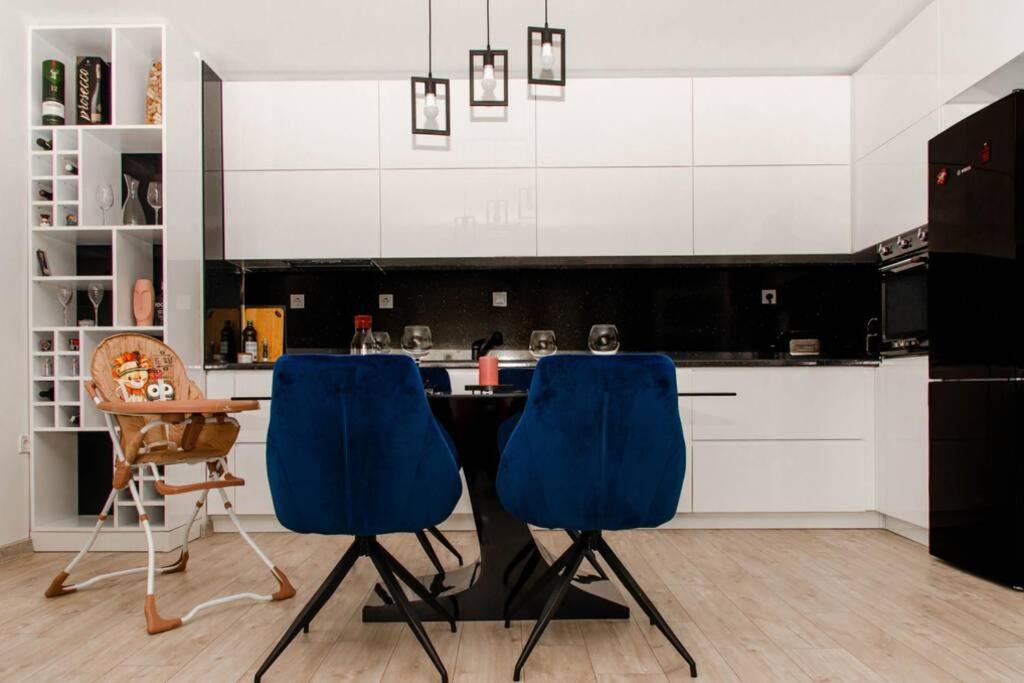 Super Luxurious & Spacious Designer Apartment. Stara Zagora Luaran gambar