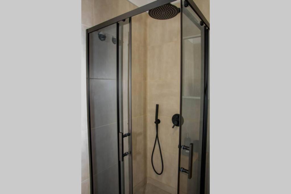Super Luxurious & Spacious Designer Apartment. Stara Zagora Luaran gambar
